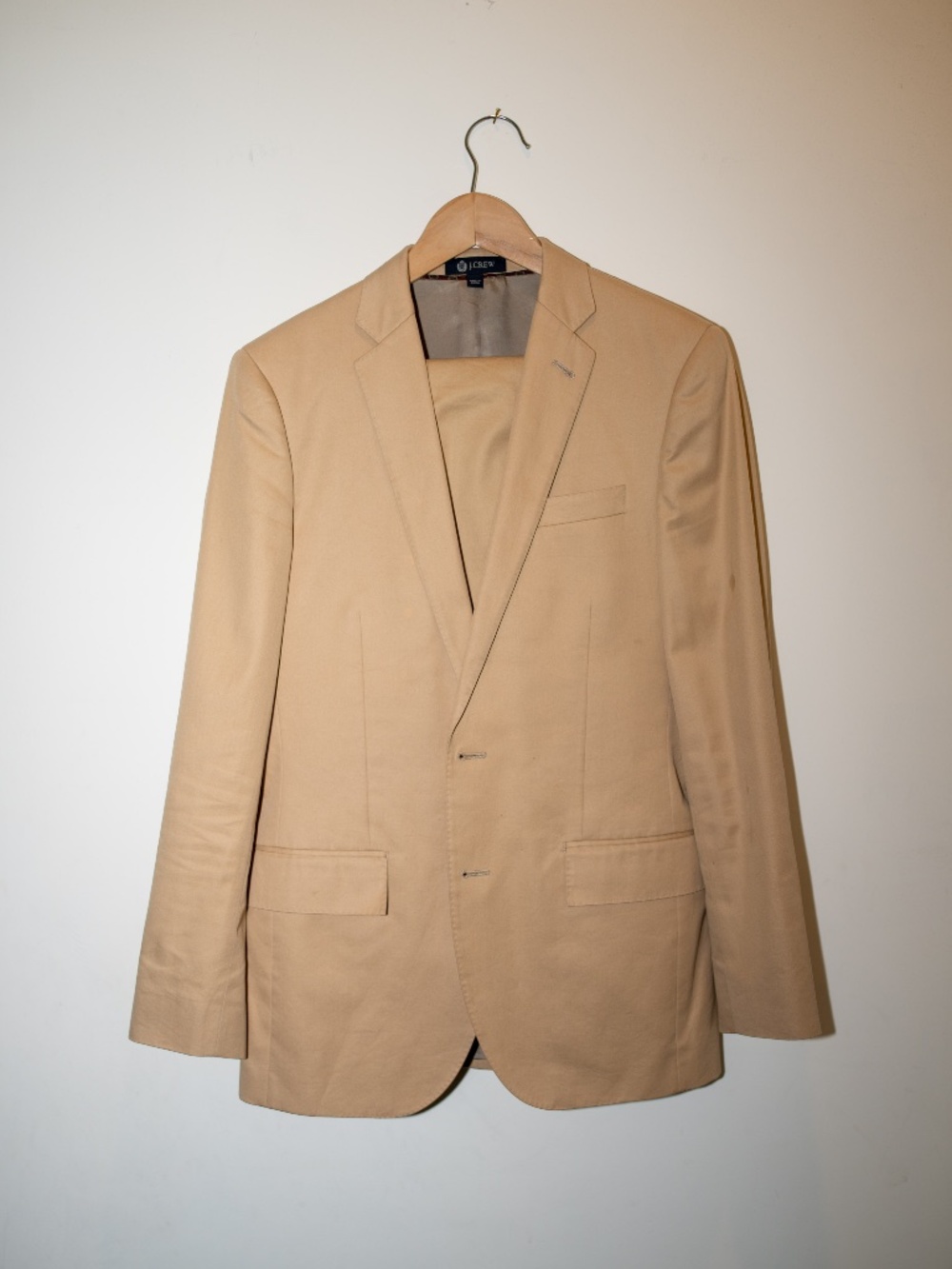 J.Crew Mens 2-piece Ludlow Italian cotton slim suit in beige khaki